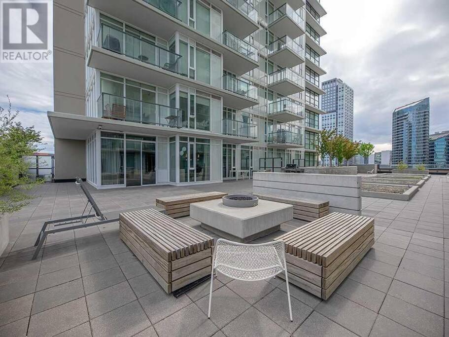 Modern Suite Calgary Downtown 5 Min Walk Stampede Екстериор снимка