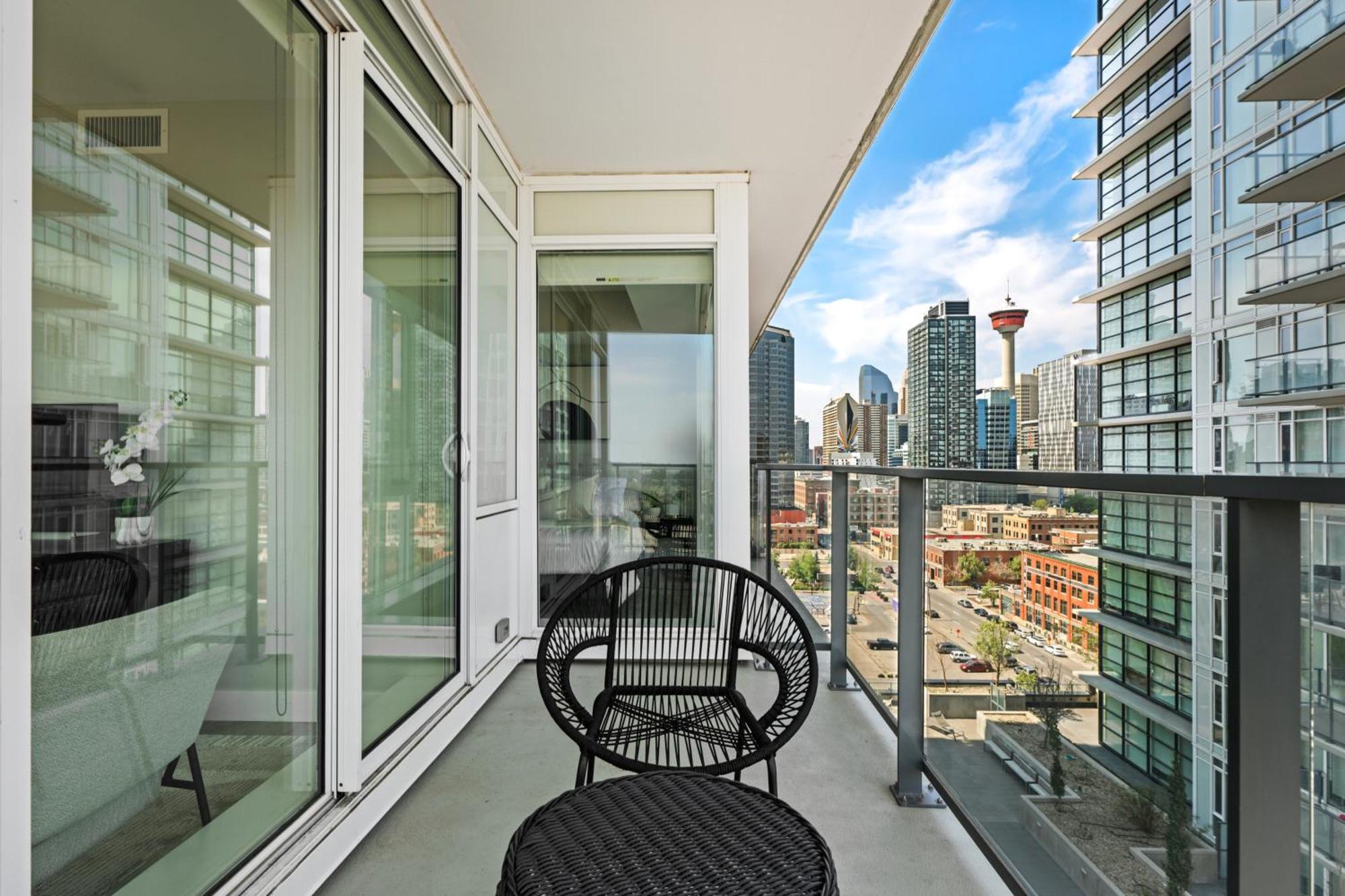 Modern Suite Calgary Downtown 5 Min Walk Stampede Екстериор снимка