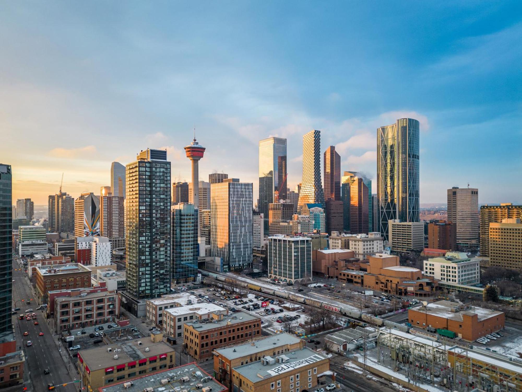 Modern Suite Calgary Downtown 5 Min Walk Stampede Екстериор снимка