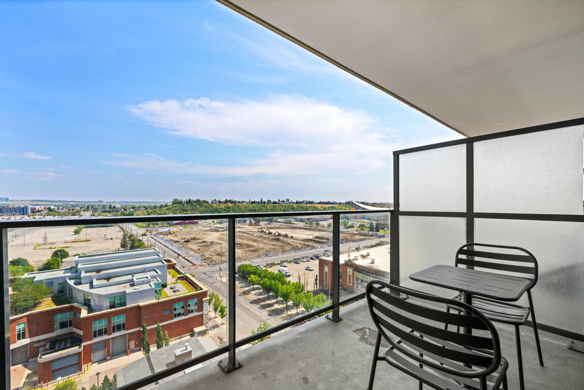 Modern Suite Calgary Downtown 5 Min Walk Stampede Екстериор снимка