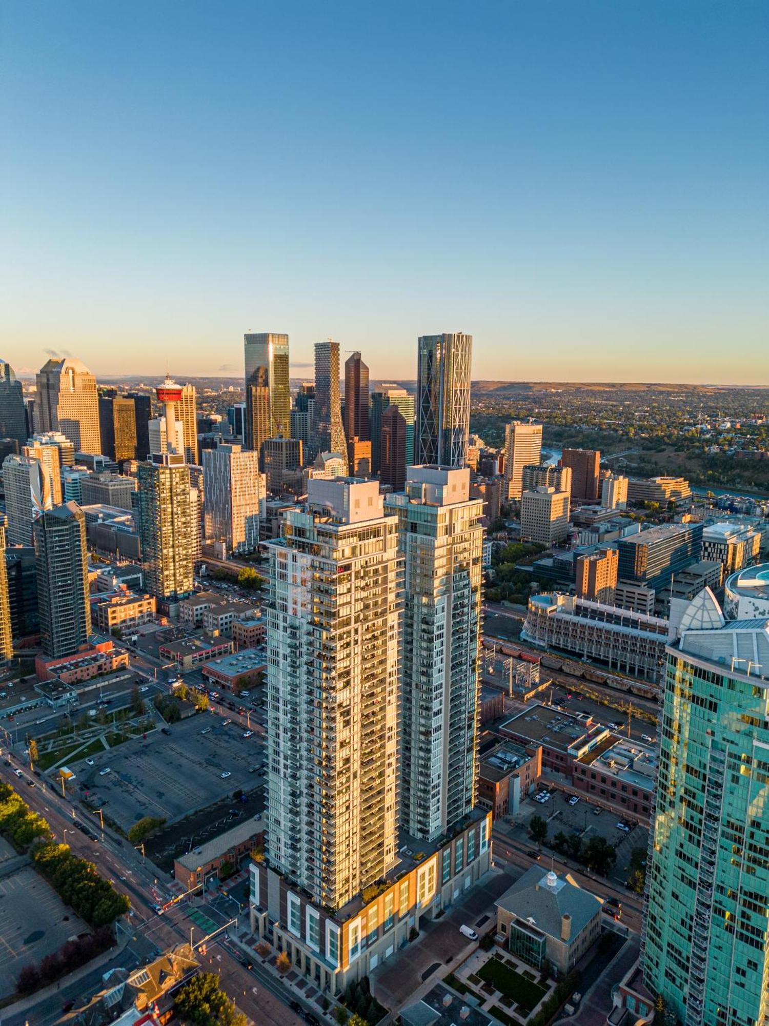 Modern Suite Calgary Downtown 5 Min Walk Stampede Екстериор снимка