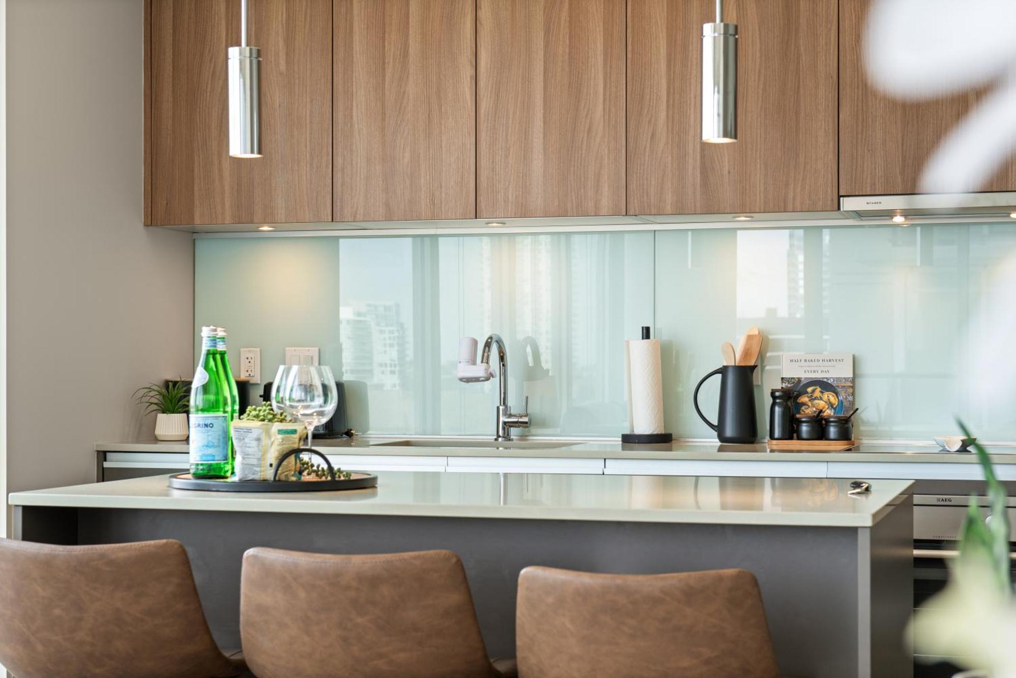 Modern Suite Calgary Downtown 5 Min Walk Stampede Екстериор снимка